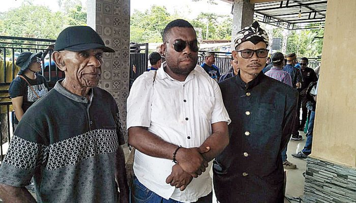 Pemuda Asli Tujuh Suku Bintuni Ini Minta Warga Nusantara Pilih Calon Bupati Asli Papua