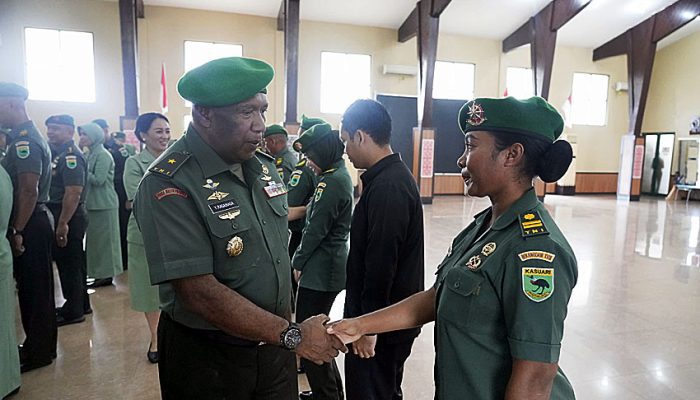 Kasdam Pimpin Laporan Korps Kenaikan Pangkat 1.126 Personel Kodam XVIII/Kasuari Periode 1 Oktober 2024