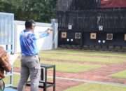 Danlantamal V Ikuti Lomba Menembak Pistol HUT Kopaska ke-63