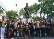 Meriahkan Hari Jadi Kota Surabaya ke-732, Danlantamal V Hadiri Parade Surabaya Vaganza Tahun 2025