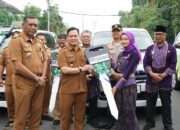 Wali Kota Kediri Serahkan Secara Simbolis 3 Mobil Pelayanan Masyarakat Pada Kelurahan