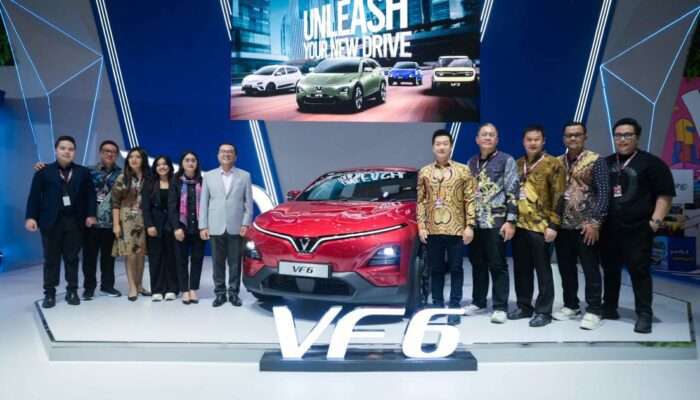 VinFast Ramaikan Pameran IIMS Surabaya 2025 dengan Menampilkan  Model Terbaru VF 6 Versi Setir Kanan Pertama di Indonesia