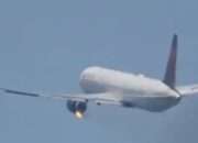 Pesawat Delta Airlines Terpaksa Mendarat Darurat Akibat Mesin Terbakar Diudara