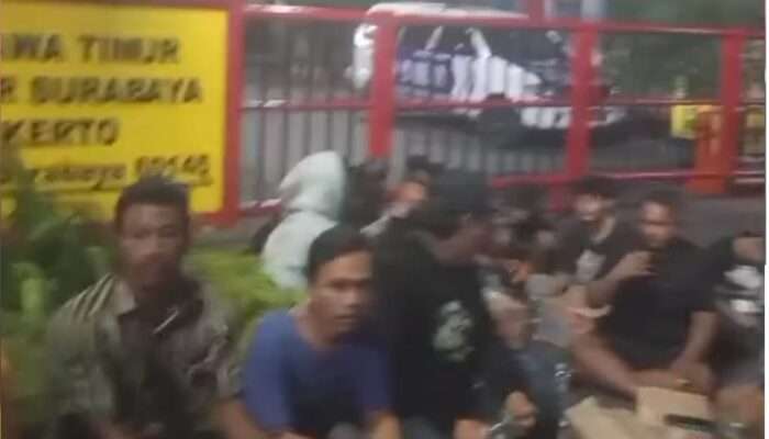 Warga Simokerto Bersatu Amankan Wilayah, Tolak Aksi Penyusup Perusuh di Malam Hari