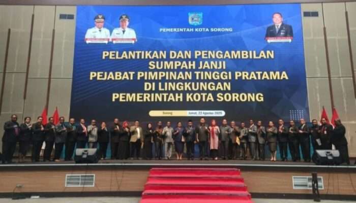 Wali Kota Sorong Melantik Pejabat Eselon 2 di Lingkungan Pemkot Sorong, “Wali Kota Tegaskan Bukan Nepotisme”