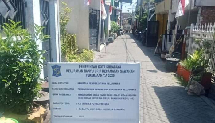 Warga Sambut Suka Cita Pembangunan U-Ditch dan Paving Baru di Banyu Urip Kidul 10C Surabaya