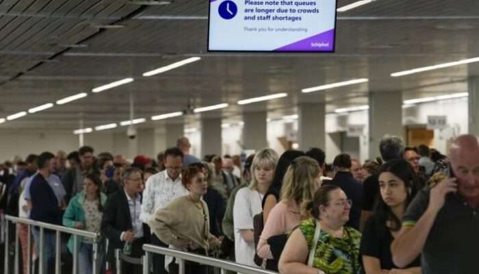 Penerbangan Disejumlah  Bandara Eropa Lumpuh Akibat Serangan Siber
