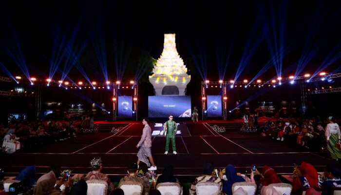 Pesona Motif Wader Kesit di Banyuwangi Batik Festival, Bupati Ipuk: Simbol Semangat Angkat Wastra Banyuwangi ke Panggung Nasi