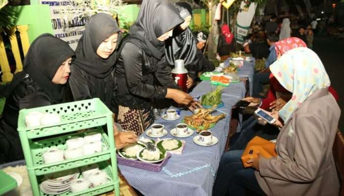 Sebentuk Keramahtamahan Suku Osing di Festival Ngopi Sepuluh Ewu