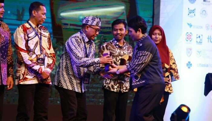 Dinilai Inovatif Promosikan Daerahnya, Banyuwangi Raih Best Smart Branding di Ajang Indonesia Smart Nation Award 2025