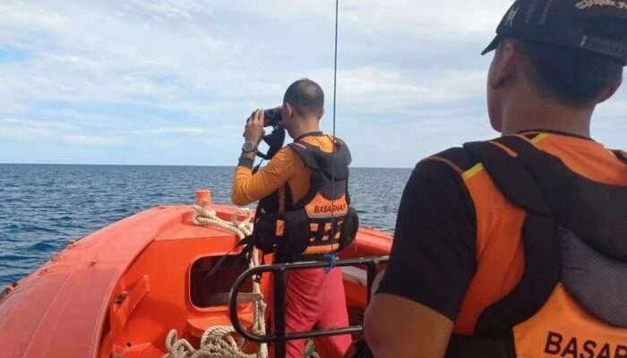 Tim SAR Gabungan Mencari Korban Hilang di Perairan Poto Tano-Kayangan Lombok