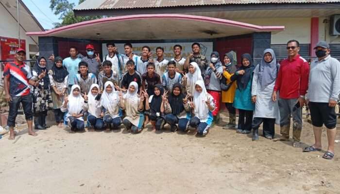 Lumpur Tebal Belum Surut: SMAN 2 Peusangan Bireuen Menanti Uluran Tangan untuk Bangkit