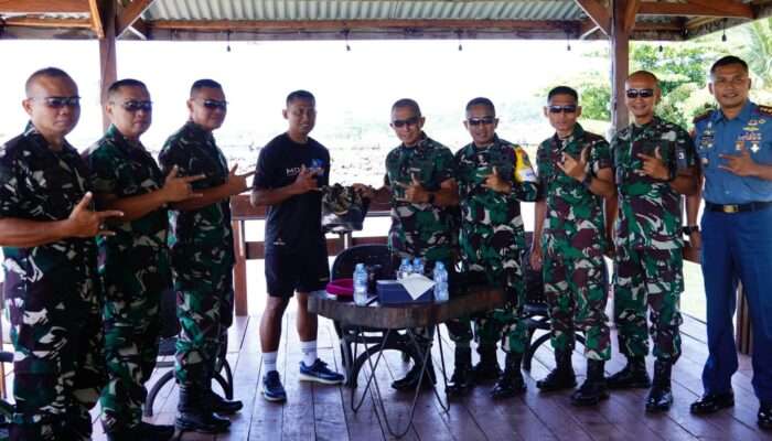 Bangga dan Menginspirasi, Danpasmar 3 Beri Penghargaan kepada Atlet Dayung Dragon Boat