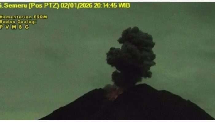 Kembali Erupsi Gunung Semeru Meletus Setinggi Hingga 1 KM