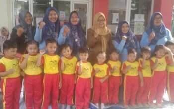 Lurah Kertajaya Menanamkan semangat Belajar Anak-Anak PAUD di Wilayahnya dengan Mengadakan Outing Class