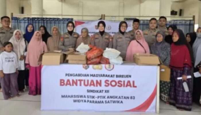 Mahasiswa PTIK Lemdiklat Polri Angkatan 83/WPS Salurkan Bantuan Sosial dan Penguatan Rohani Bagi Warga Terdampak Banjir di Peusangan