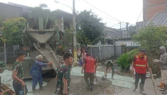 TMMD Ke-127 Depok Hari Ke-13, Pengerasan Jalan di Sukamaju Capai 67 Persen