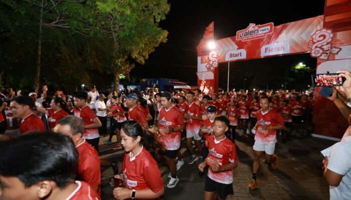 Meriah! Lebih 800 Pelari Ikuti ValenTimes Night Run di Banyuwangi