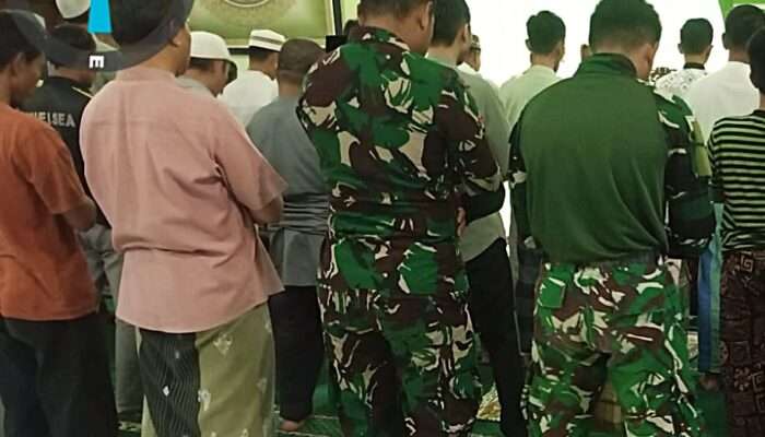 Tak Hanya Bangun Desa, Satgas TMMD Perkuat Silaturahmi Lewat Tarawih Bersama