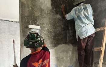 Kemanunggalan TNI dan Warga, Tiga Rumah Tidak Layak Huni Direhab Serentak