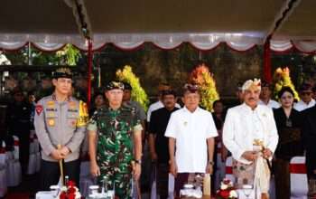 Sinergi Aparat dan Kearifan Lokal, Pangdam IX/Udayana Hadiri Gelar Agung Ribuan Pecalang se-Bali