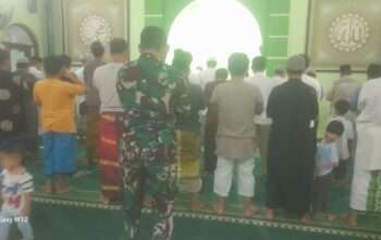 Satgas TMMD Kodim 0508/Depok Shalat Tarawih Bersama Warga Sukamaju