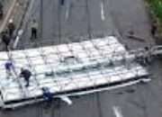 Akses Jalan Sempat Lumpuh di Jalur Taman Sidoarjo Akibat Cuaca Ekstrem Merobohkan Baliho Besar dan Ting Listrik